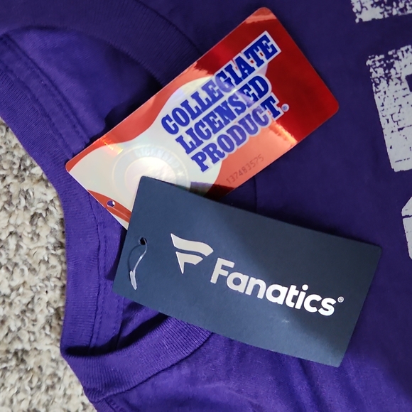 K-State/ Kansas State purple unisex tshirt NWT small - Picture 3 of 3